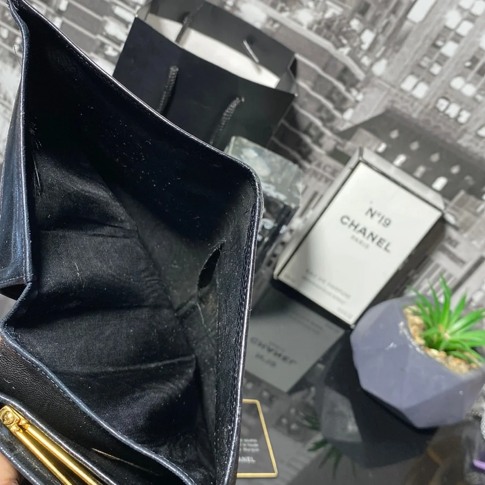 Authentic CHANEL Long Caviar Leather CC Bifold Wallet - Picture 15 of 17